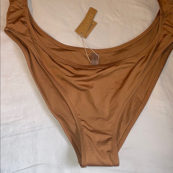 SKIMS One-Piece Swimsuit with Cut-Out - Picture 8 of 16